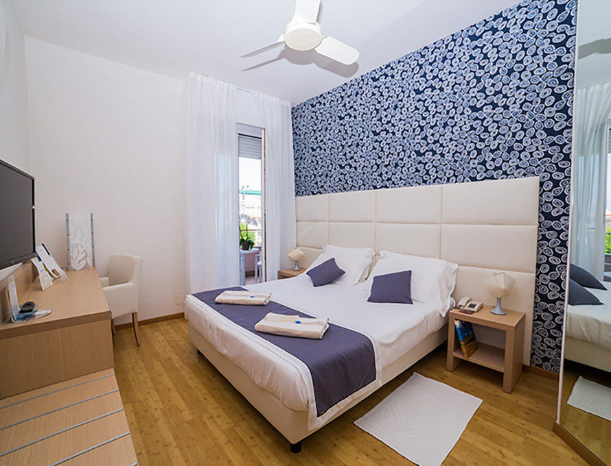 media.familynew2_zoom